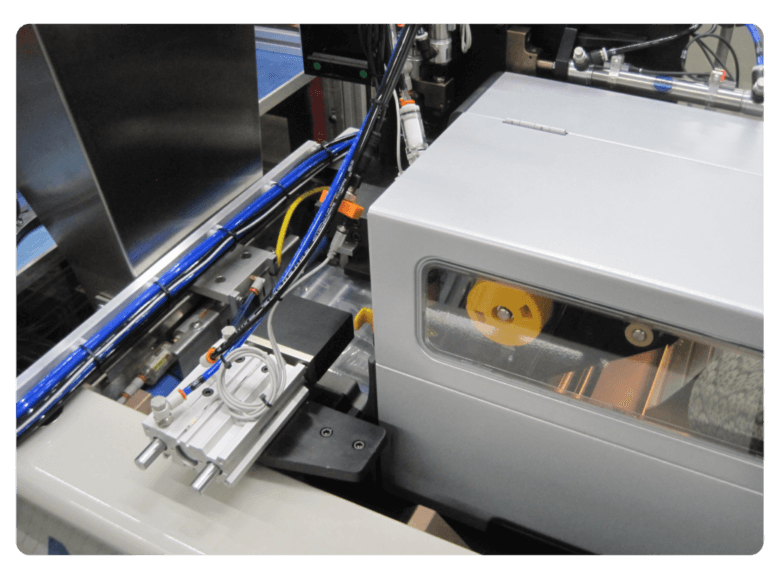Zebra ZT411 RFID Printer Integrated with PLC and Robot